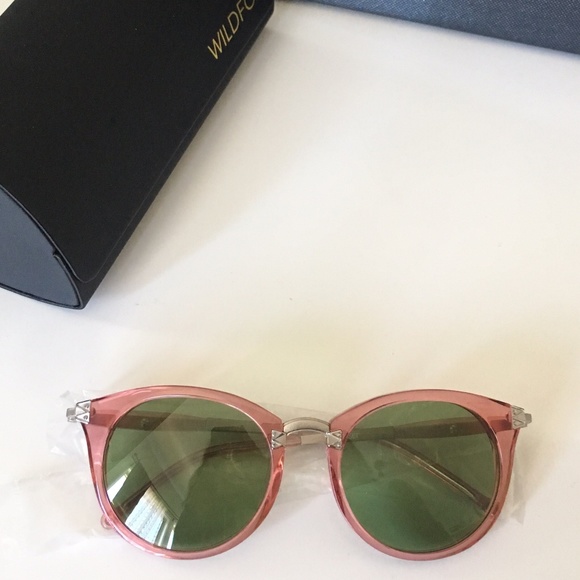 Wildfox sunglasses - pink Sunset Desert frames - Picture 1 of 3